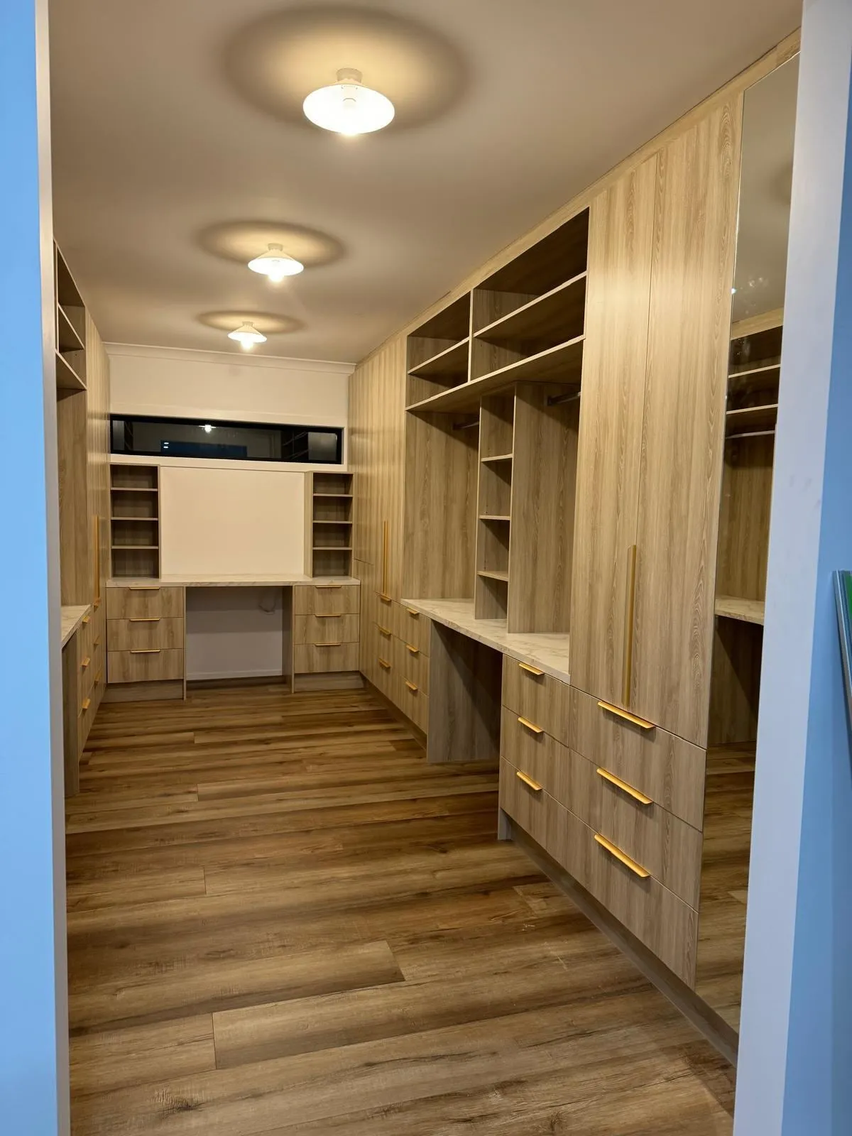 Light Oak Walk-in Robe: photo 2 of 4