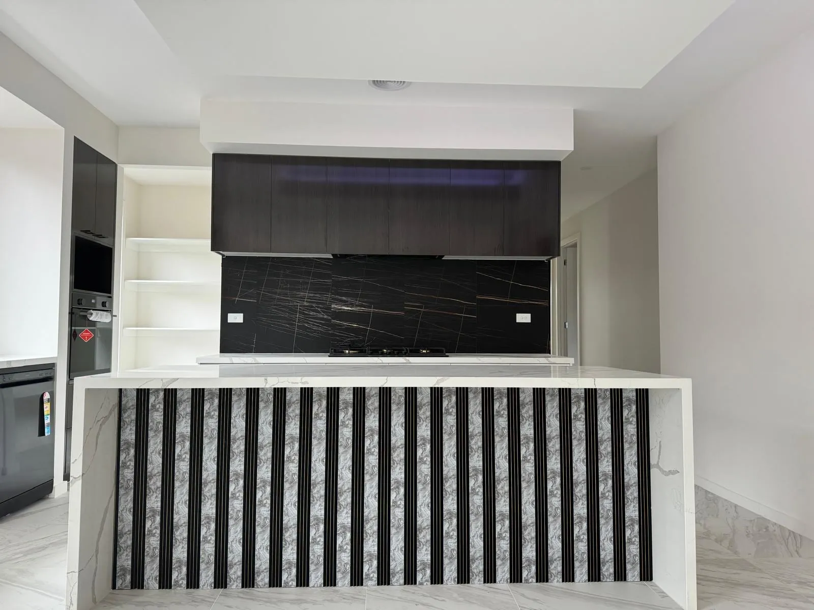 White & Woodgrain Kitchen: photo 2 of 3