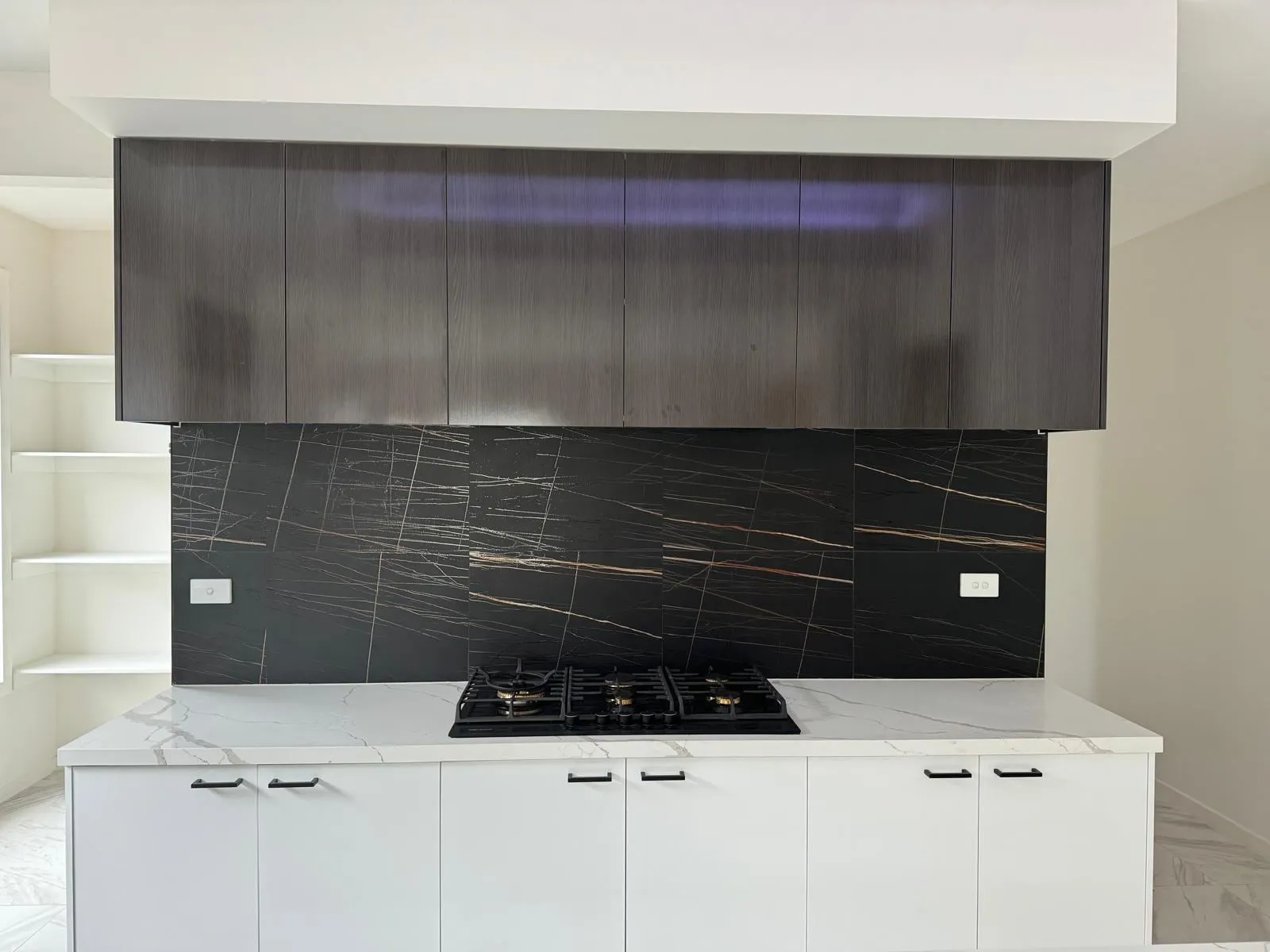 White & Woodgrain Kitchen: photo 3 of 3